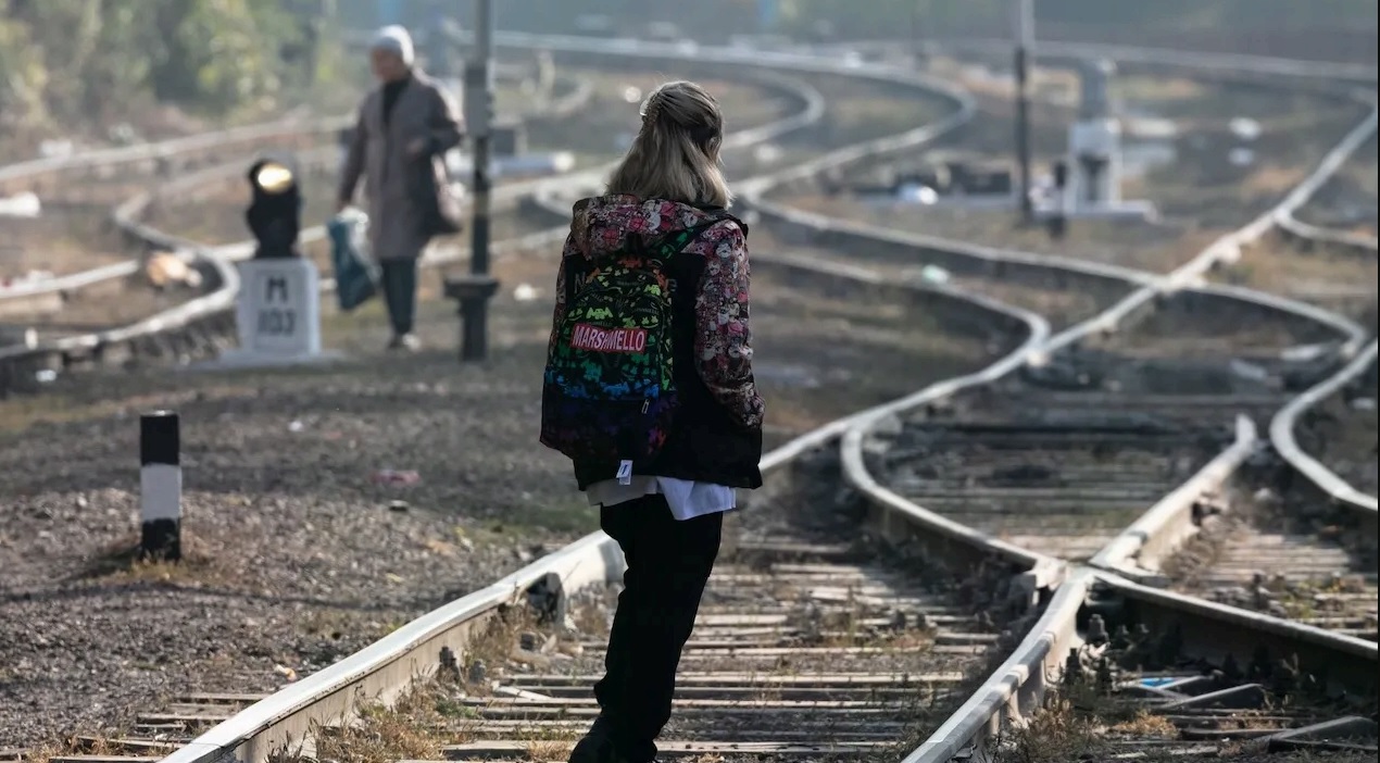 Жителям напомнили правила безопасности на железной дороге